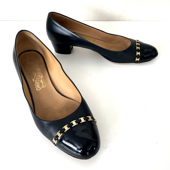 Salvatore Ferragamo Pump Black Leather Round Patent Cap Block Heel Gold Logo 11 - Picture 11 of 16